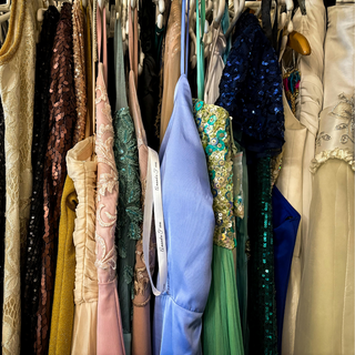 Supporting Local Artisans: Where to Buy Vintage Clothing
