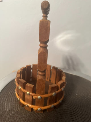 Basket Nut Well w/cracker Vintage MTS|92397