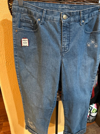 Embroidered jeans - capri size 8. #SM. RCD|70075