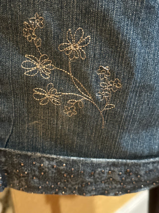 Embroidered jeans - capri size 8. #SM. RCD|70076