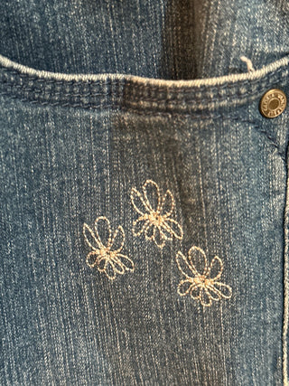 Embroidered jeans - capri size 8. #SM. RCD|70077