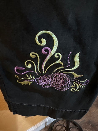 Embroidered capri Size 16. #SM RCD|70079