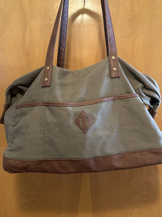 Mossimo Supply Co green canvas overnight bag. #SM RCD|89192