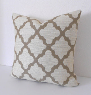 12x16 beige quatrefoil pillow|50851