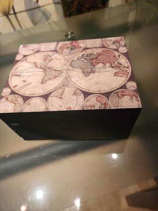 Lacquered Storage Box Old World MapRSV|66243