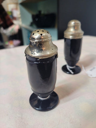 Vtg Hazel Atlas Black Glass Salt & Pepper Shaker Set|54050