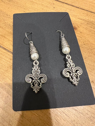 Fleur de Lis Silver Pearl Earrings|49162
