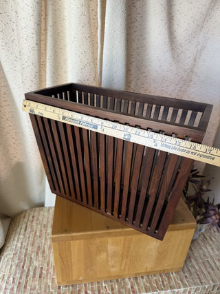 MCM Magazine Rack Crate & Barrel (LZD - RSV)|108294