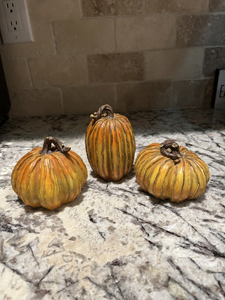 Set of 3 Resin Pumpkins RCD|116415
