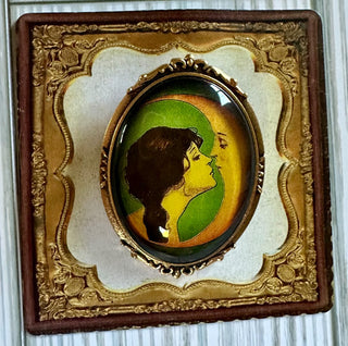 Vintage Style Brooch: The Moon & His Love w/Goldtone Bezel RCD|117037
