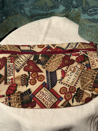 Debbie Mumm Quilting theme zipper pouch. #SM. RCD|73655