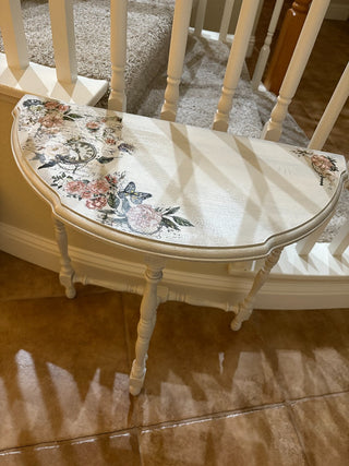 RUSTIC HALF MOON ACCENT TABLE. RSV|79823