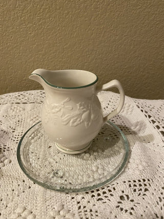 Mikasa vtg DB901 Holiday creamer|79066