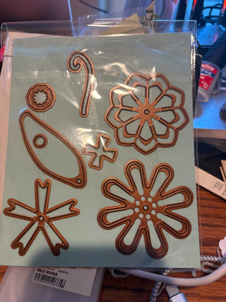 8-Piece Floral/StarMetal  die cut set|117246