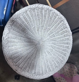 WHITE WICKER TABLE|84032