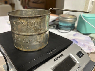 VINTAGE 2 cup flour sifter|80458