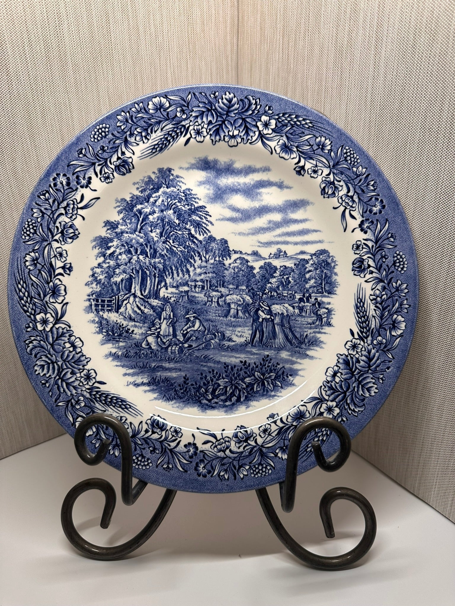 Churchill England Currier and Ives Blue and White Dinner Plate