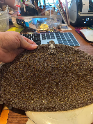 Vtg. Bonnie's Hong Kong Bronze beaded swirl pattern Clutch, metal/jeweled clasp RCD|84461