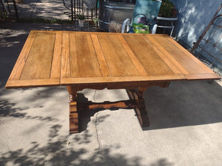 Antique wooden table 3’ x 3’ that extends to 3’ x 5’ rcd|110789
