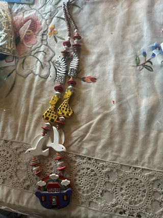 Vintage 80's Brightly colored wooden Noah's Ark Necklace by grace ltd #62 VV MTS|79507