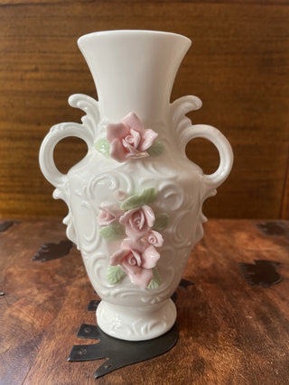 White Porcelain Vase With Pink Roses 00001224 RSV|50225