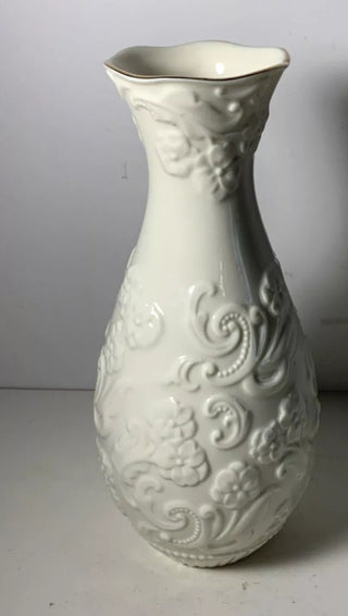 Lenox Porcelain Countess Vase #62 VV MTS|64950
