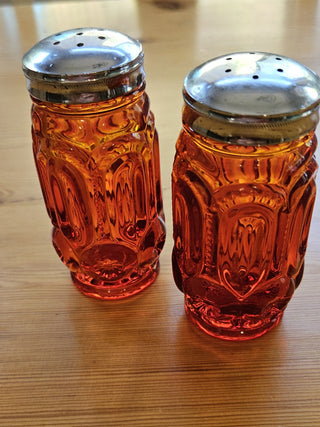 Vintage, MCM, Le Smith Moon Stars Amberina Glass Salt & Pepper Shakers Silver Lids | Color: Orange/Red Approximately 4 Inches Tall., RSV|106754