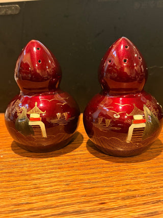 Vtg. Japanese ceramic, red-lacqured Salt & Pepper Shakers 3.25"