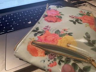 #62 VV Roses blue pouch  MTS