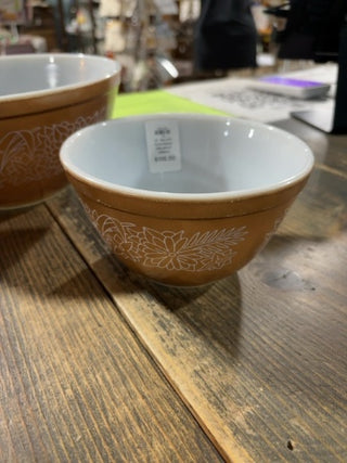 LE - Set of 4 Pyrex bowls (Woodland pattern)