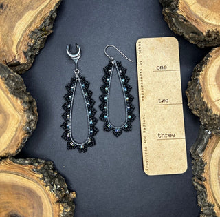 Beaded black teardrop black/iridescent earrings rsv|48687