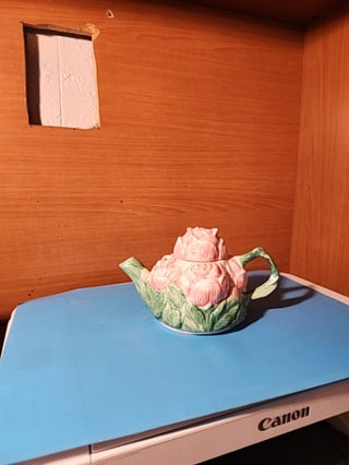 Rose tea pot