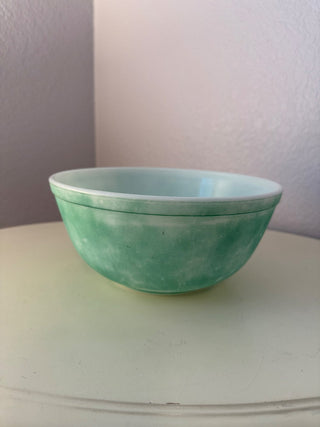 Vintage Pyrex teal mixing bowl  2.5q RCD