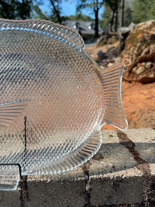 JP Made In USA  Fish-Shaped 15.5" x  11" Glass Plate Platter Oven-Proof Vintage