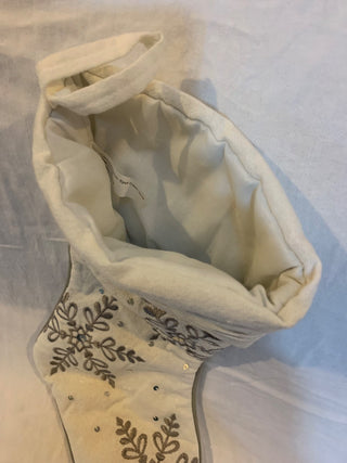 Cream & silver w/snowflakes stocking  MTS|132233