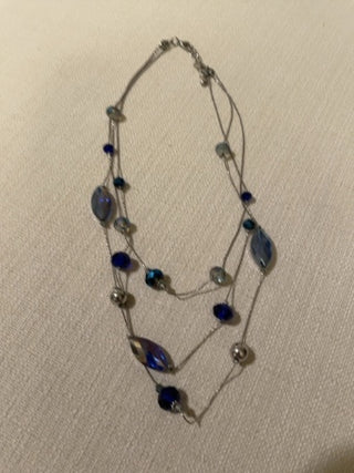 Vintage 3 strand, blue, silver iridescent beads necklace