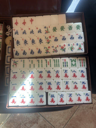 incomplete Chinese Mahjong set great for extra pieces including case #47 VV MTS