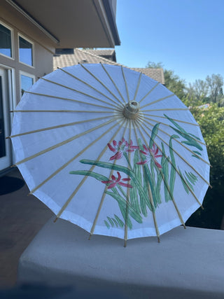 Vtg. Asian Parasol. Silk / bamboo, 24" diameter, floral design RCD|81885