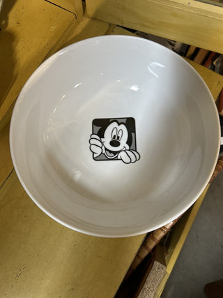 12F Disney Mickey Mouse and Goofy Grid 9.5” Ceramic Serving Bowl NWT Salad - Pasta MTS|70844