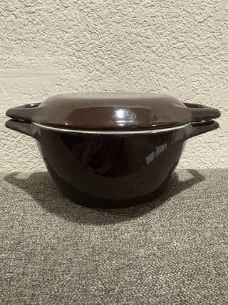 Vintage cast iron Dutch oven MTS