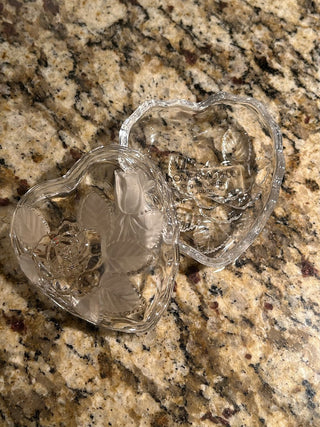 Glass Heart with Rose Trinket Dish with Lid    MTS