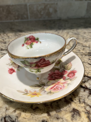 Queen Anne Bone China Roses Tea Cup & Saucer (15) RCD