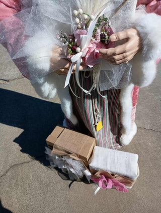 extra large Santa with 3 box presents ( total 4 items) rsv|123418