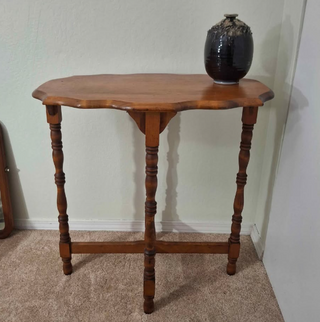Vintage Spindle Leg Accent Table MTS *