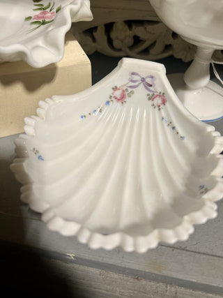 Westmoreland Milk Glass Clam Shell MTS