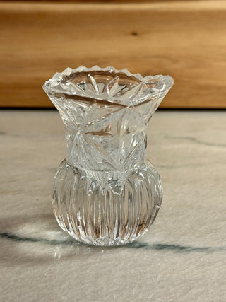 Sm glass vase w/matches