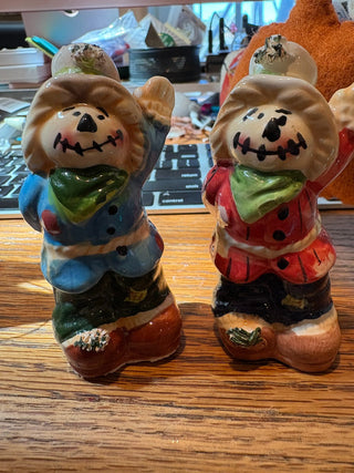 Vtg. Scarecrow Salt & Pepper shakers (2 pieces) RCD