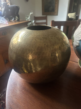 Vintage MCM Hammered Brass Sphere Vase RSV|62532
