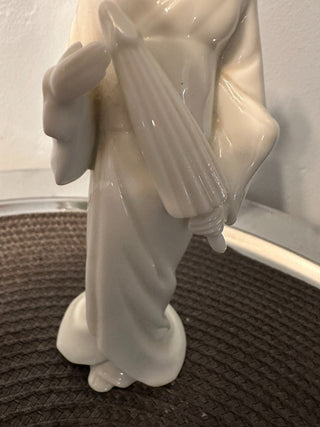 Oriental Porcelain Holds Umbrella  MTS