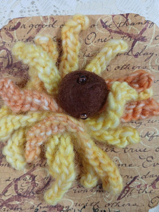 Squiggly Wool Pin 4, yellow